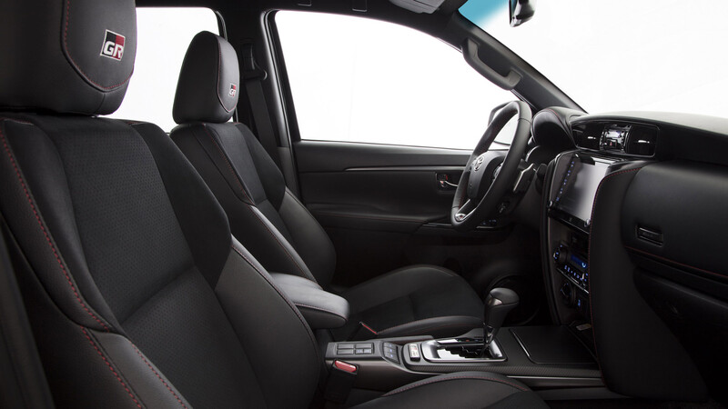 Toyota Fortuner GR-S