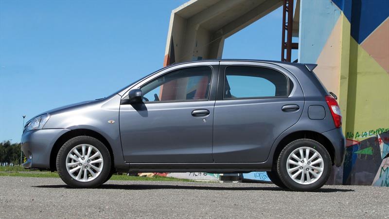Prueba nuevo Toyota Etios