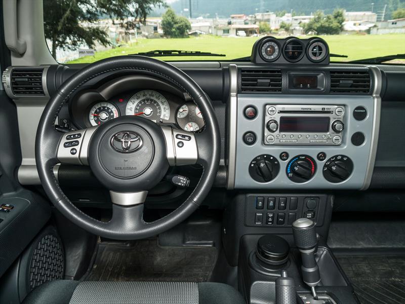 Toyota FJ Cruiser 2014