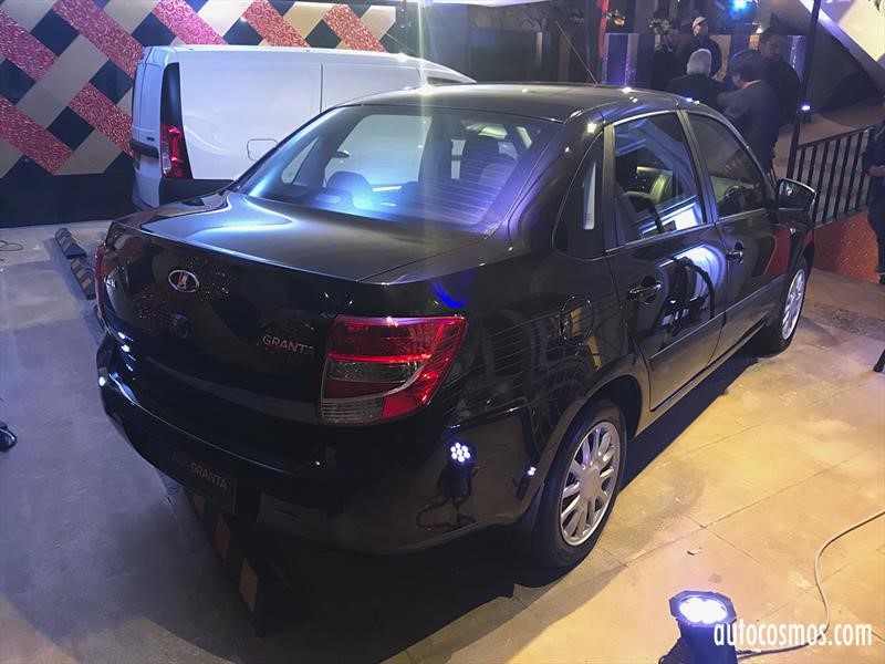 Lada vuelve a Chile