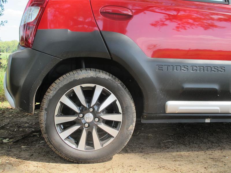 Prueba Toyota Etios Cross
