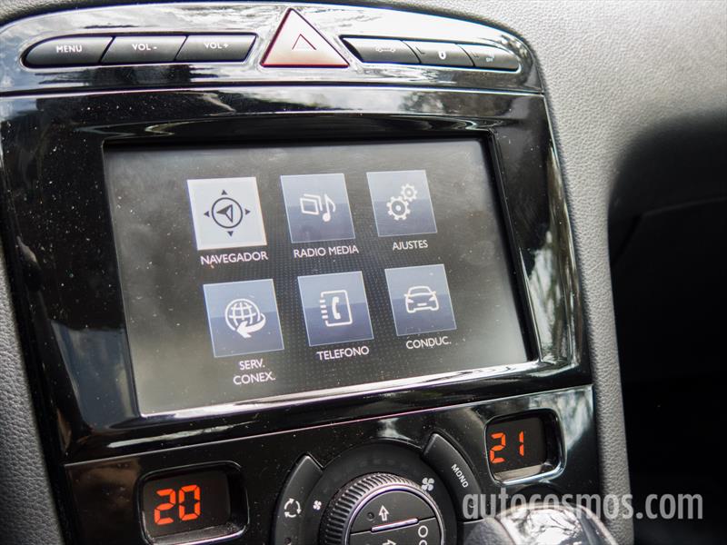 Peugeot 408 THP a prueba