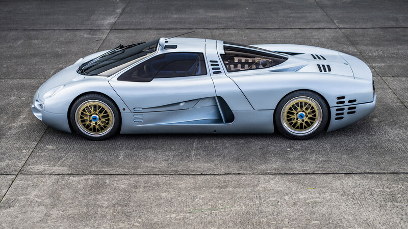 Isdera Commendatore 112i