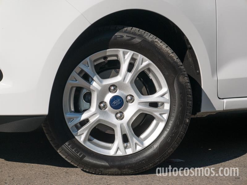 Ford Ka+ (sedán) a prueba