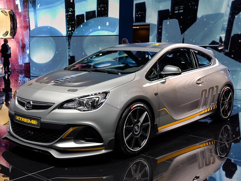 Opel Astra OPC Extreme o Vauxhall VXR Extreme