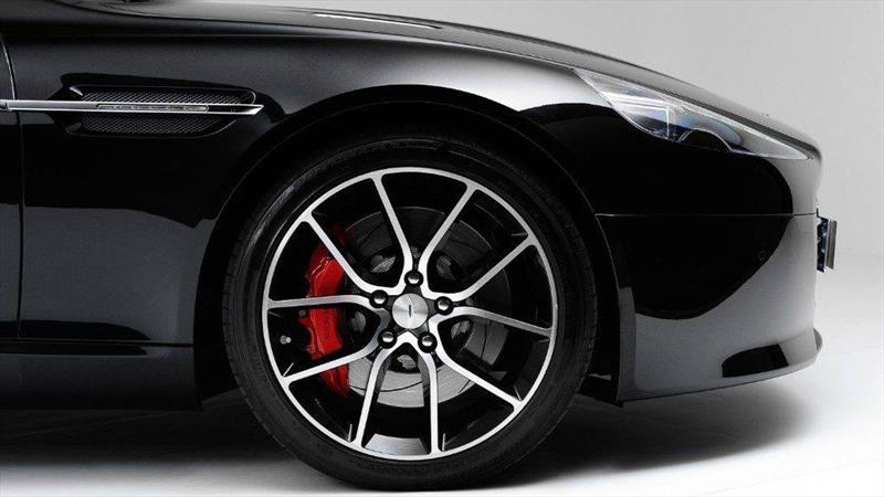 Aston Martin Rapide S una cava rodante