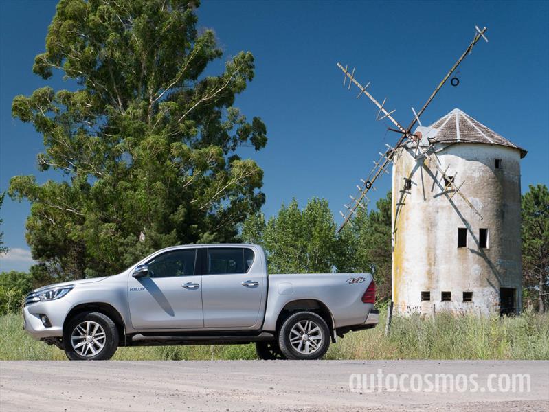 Nueva Toyota Hilux a prueba