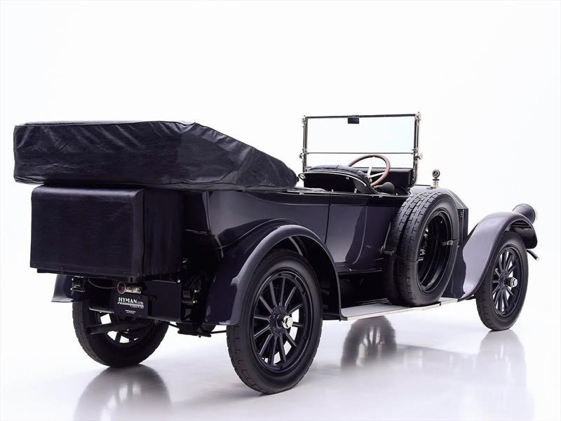 Pierce Arrow Model 66