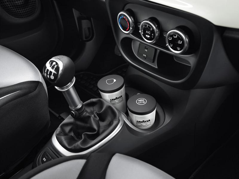 FIAT 500L con cafetera