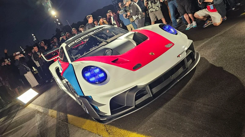 Porsche 911 GT3 R Rennsport
