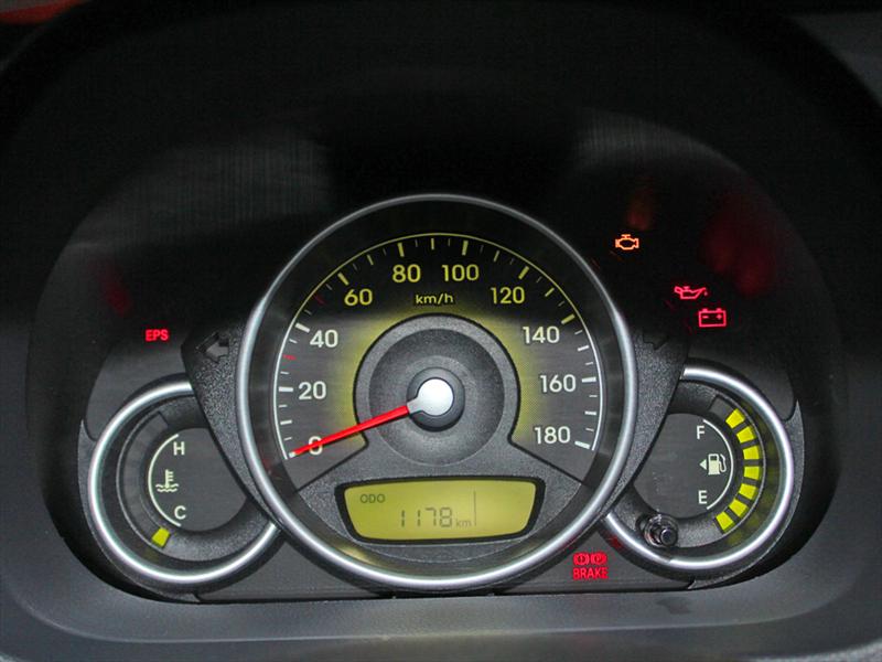 Hyundai EON 0,8L GLS Prueba de manejo