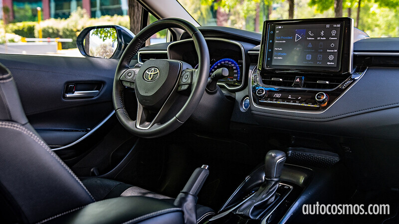 Test Drive Toyota Corolla Hybrid 2021