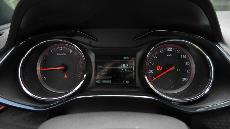 Test Chevrolet Onix RS 1.0T manual