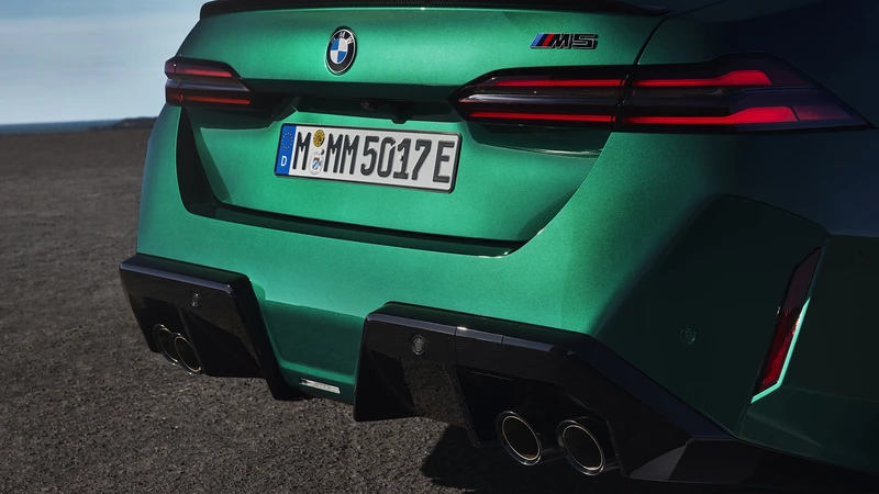BMW M5 2025 (G90)