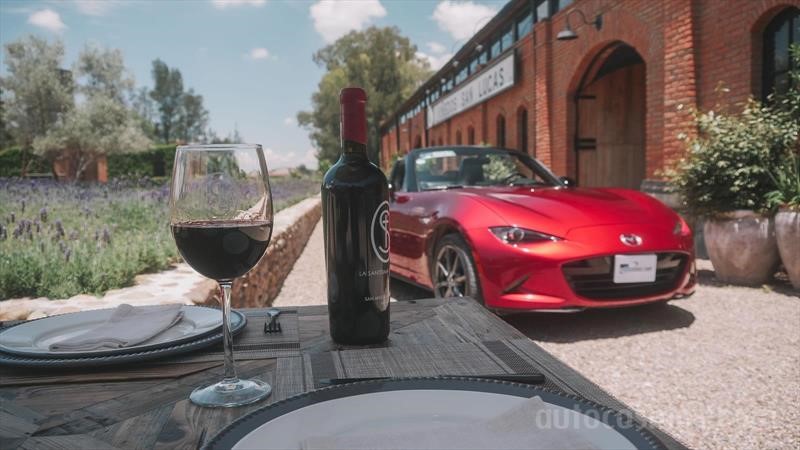 Mazda MX-5 vs Mazda MX-5 RF