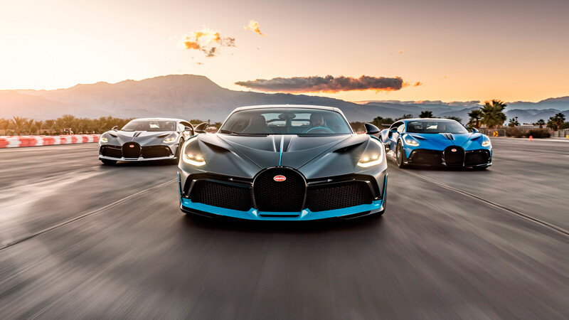 Tres Bugatti Divo juntos en pista