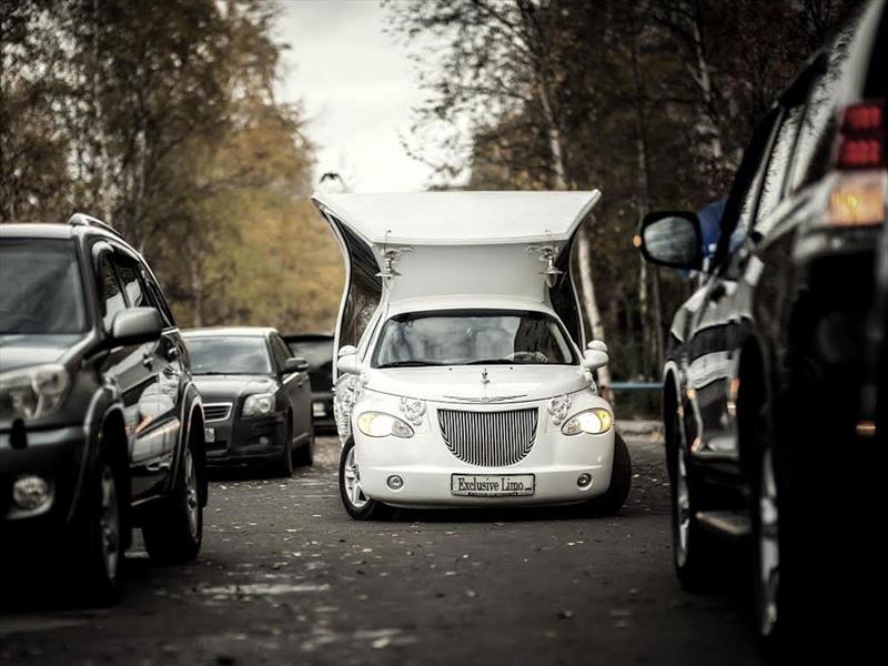 Chrysler P.T. Cruiser se convierte en limusina