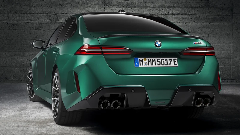 BMW M5 2025 (G90)