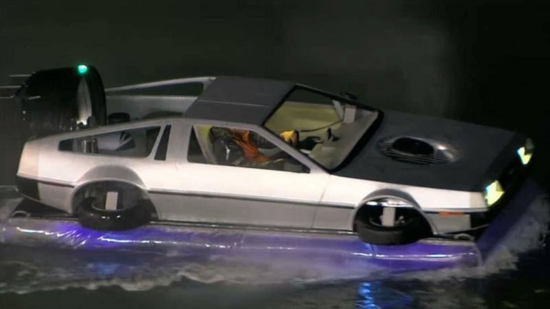Un DeLorean volador de Volver al Futuro