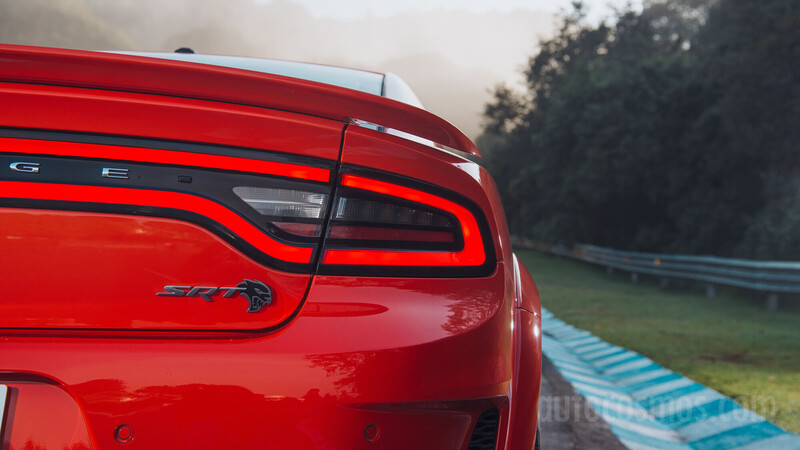 Dodge Charger SRT Hellcat Widebody a prueba