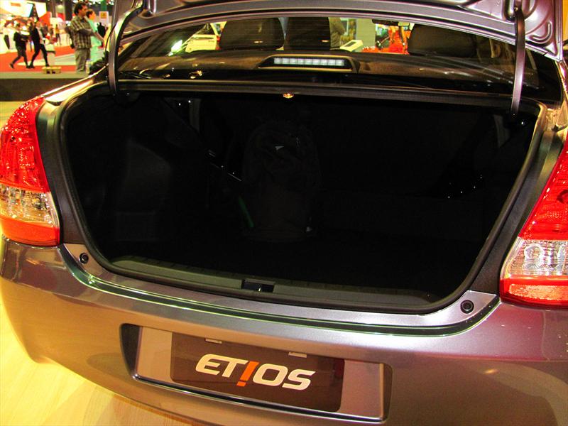 Toyota Etios en el Salón de BA 2013