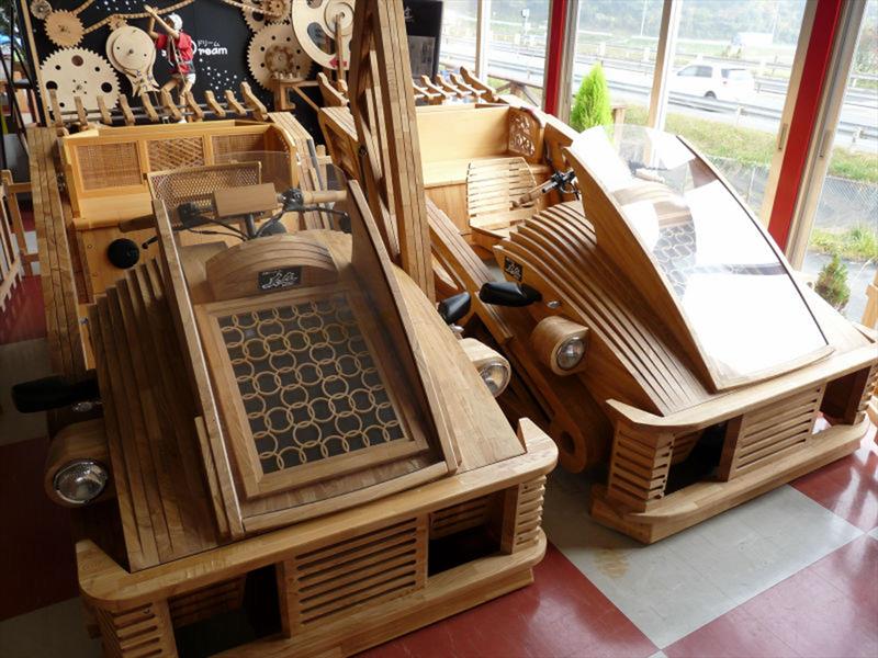 "Maniwa" el auto de madera japonés