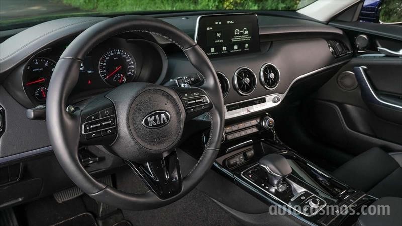 Kia Stinger vs Kia Stinger 2019