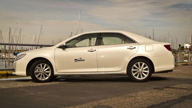 Toyota Camry V6 a prueba