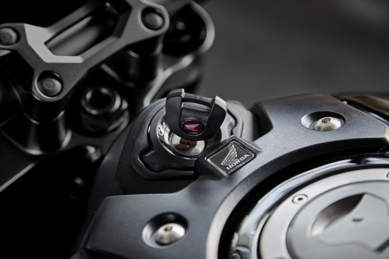 Honda Neo Sports Cafe CB300R y CB1000R