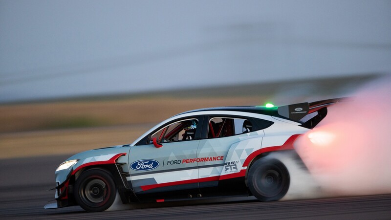 Ford Mustang Mach-E 1400