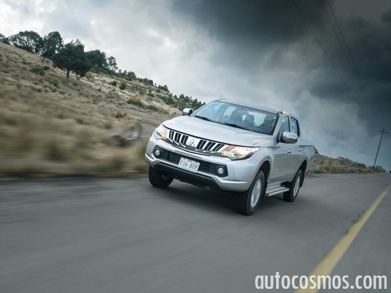 Nissan NP300 vs Toyota Hilux vs Mitsubishi L200