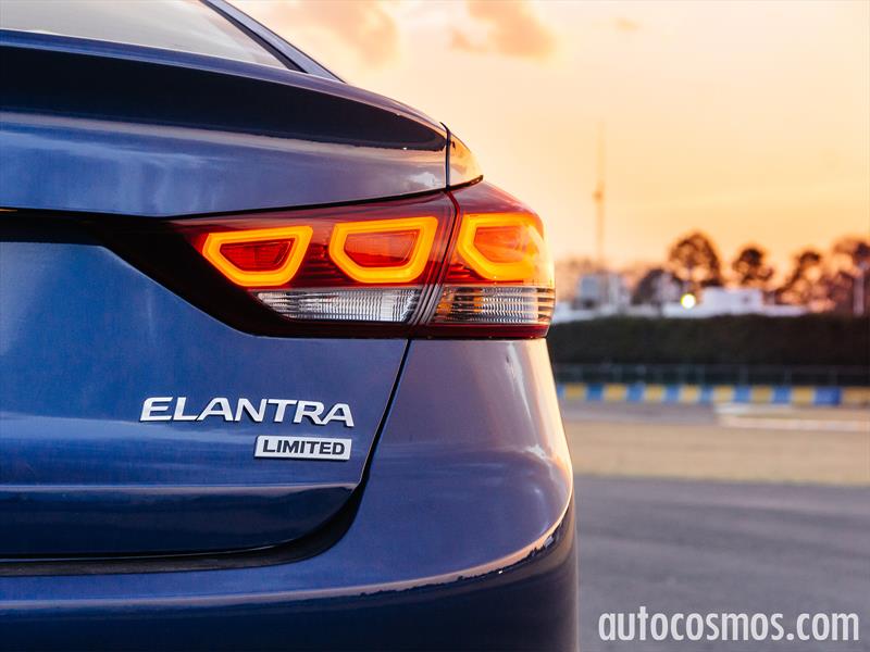 Hyundai Elantra 2017