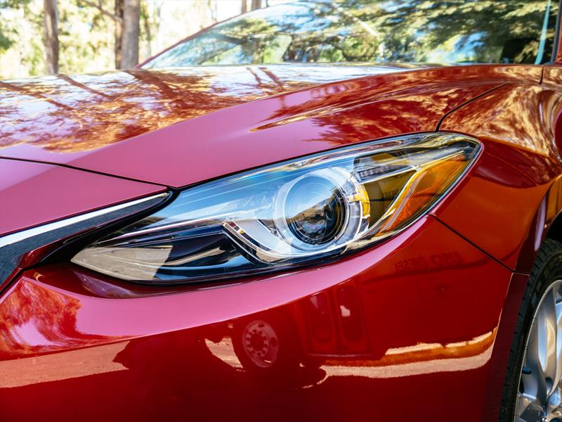 Mazda3 sedán 2014