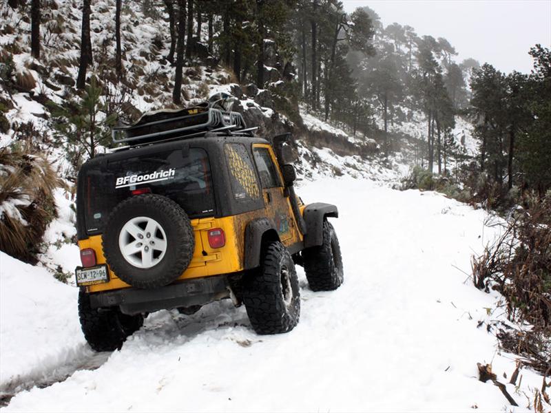 ¿Cómo conducir tu 4x4 sobre nieve?