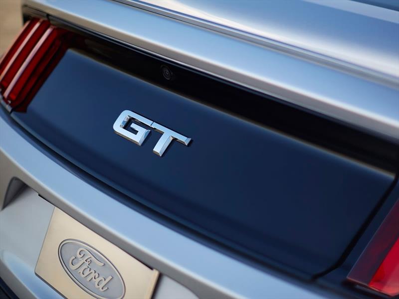 Ford Mustang 2015 se presenta en LA