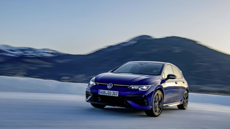 Volkswagen Golf R 2022 a prueba en la nieve