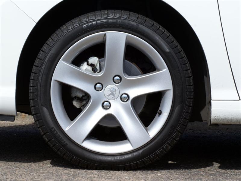 Peugeot 408 a Prueba