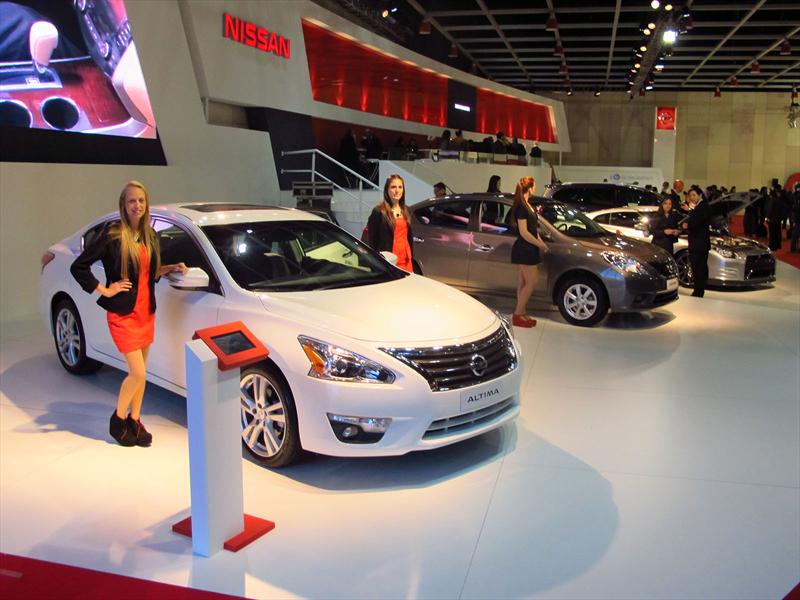 Nissan Altima y Versa en el Salón de BA 2013