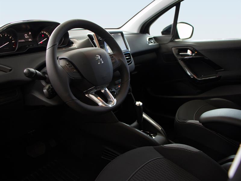 Peugeot 208 by Swarovski 2016