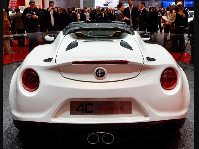 Alfa Romeo 4C Spider, acelerando el cielo