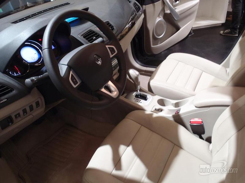 Renault Fluence 2013 se renueva estéticamente