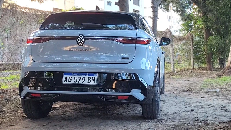 Test Drive Renault Megane E-Tech