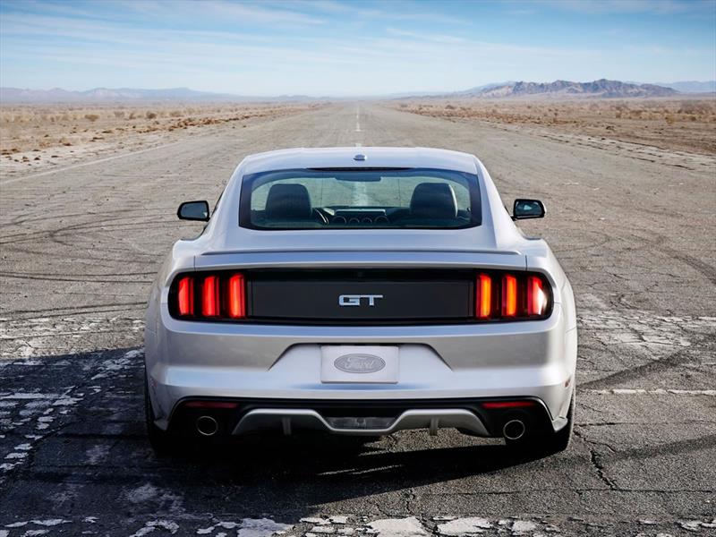Ford Mustang 2015 se presenta en LA
