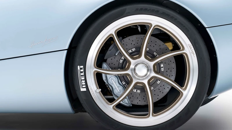 Pagani Huayra Codalunga