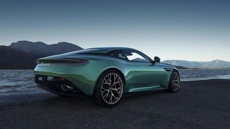 Aston Martin DB12