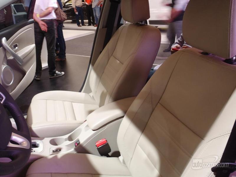 Renault Fluence 2013 se renueva estéticamente