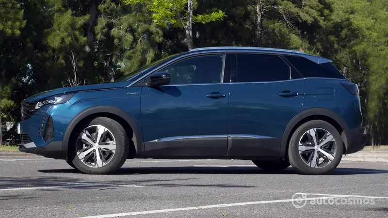 Test Peugeot 3008 Hybrid4