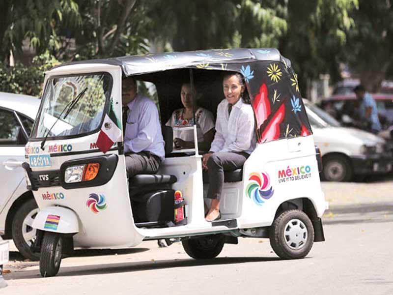 Autorickshaw de la embajadora de México en India