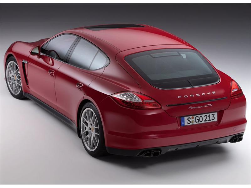 Porsche Panamera GTS 2012