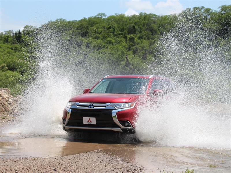 Mitsubishi Outlander 2016